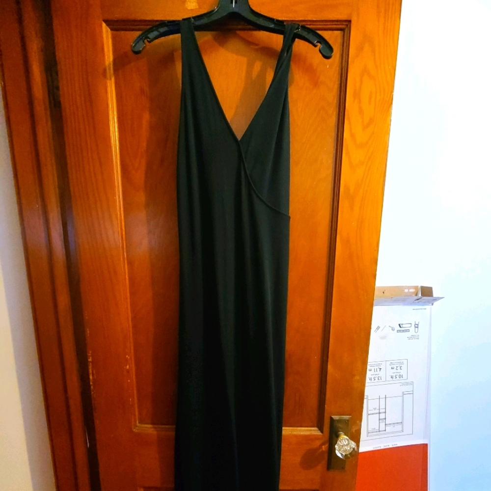 V-neck long black Victoria secrets knit dress